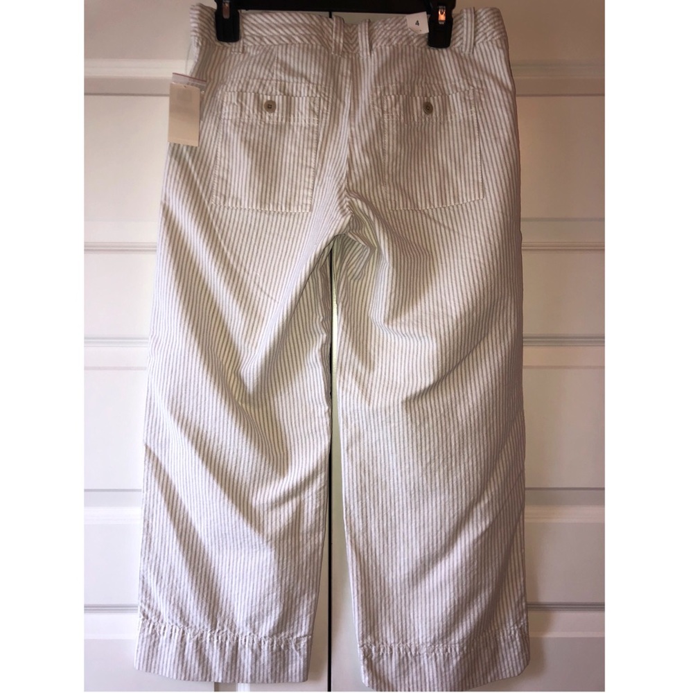 NWT. Gap Cropped pants. - Picture 2 of 6